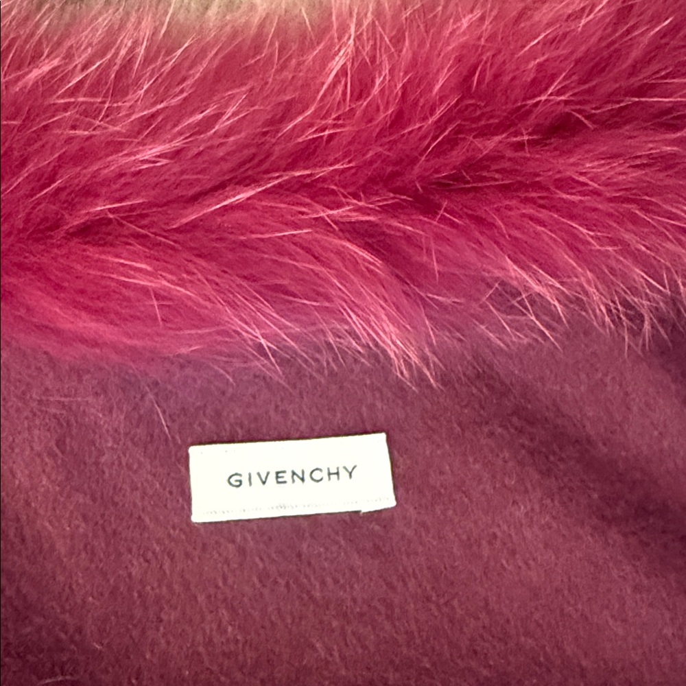 Givenchy Fox fur trimmed cape - Picture 7 of 9